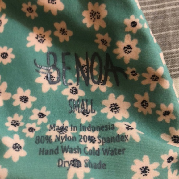 Benoa top! - Picture 3 of 3